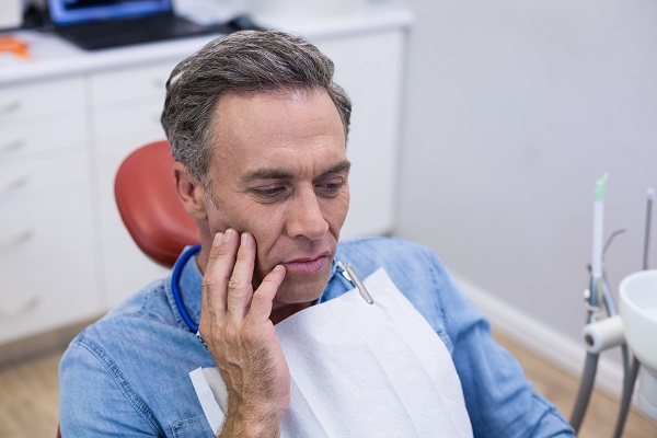 Sensibilità dentale: le principali cause e a chi rivolgersi per curarla a Legnano